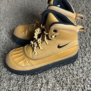 Nike Kids Tan and Black Adventure Boots